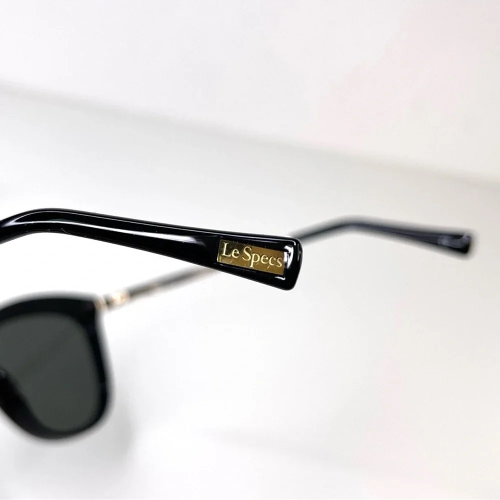 LE SPECS ​​Caliente NEW Black Gold Sunglasses Cat Eye NEW